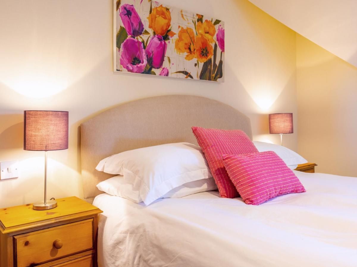 Ellingham Self-Catering Cottages Saint Peter Port エクステリア 写真