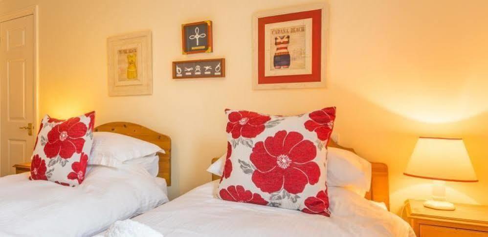Ellingham Self-Catering Cottages Saint Peter Port エクステリア 写真