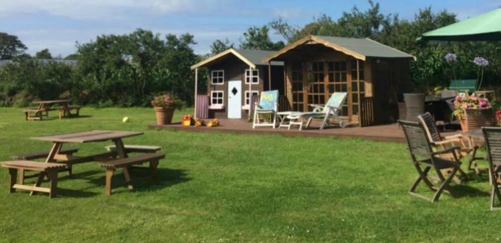 Ellingham Self-Catering Cottages Saint Peter Port エクステリア 写真